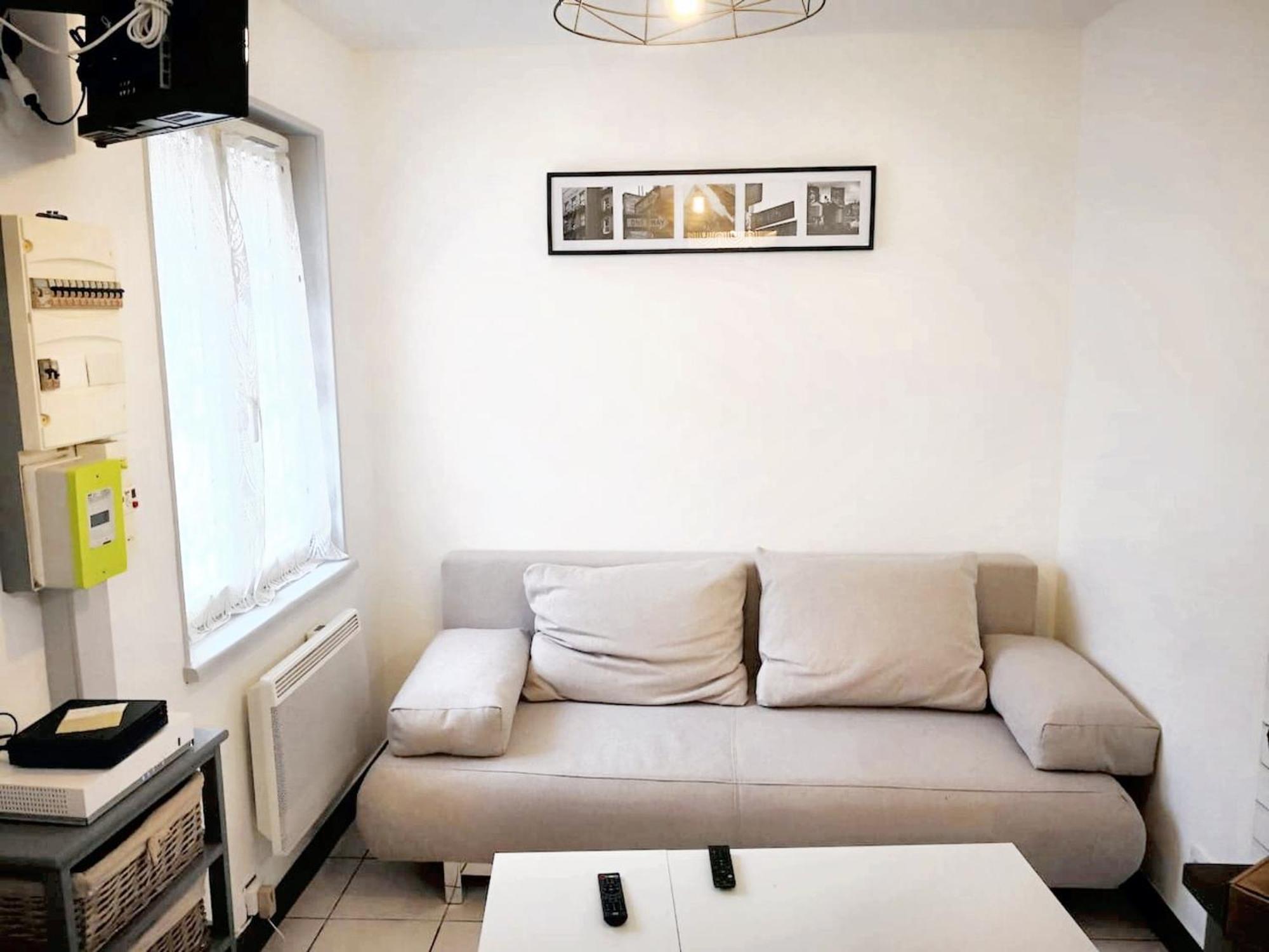 Studio avec wifi a Montargis Extérieur photo