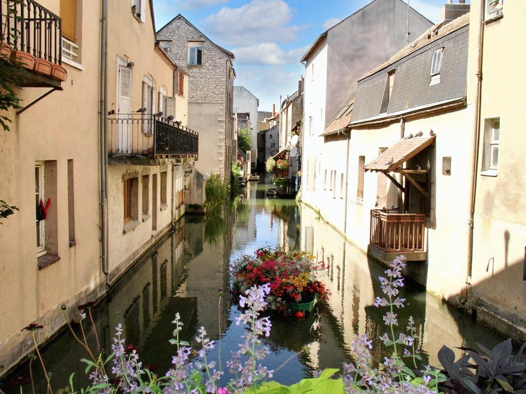 Studio avec wifi a Montargis Extérieur photo